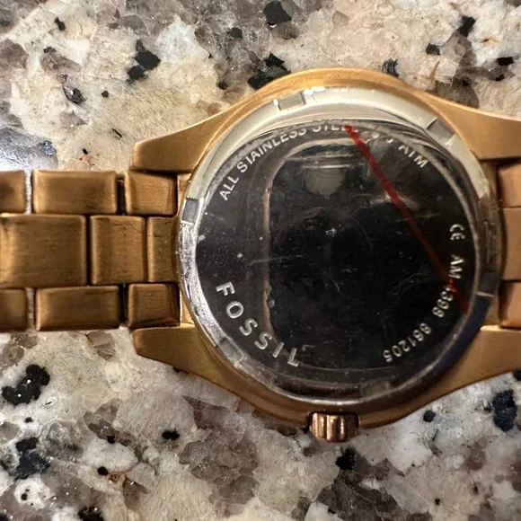 ⌚ Fossil Women’s Gold Watch | Stainless Steel | Date Window - Picture 7 of 7
